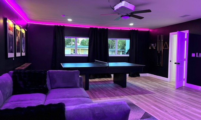 South Daytona Casa | Spacious 5-bedroom house South Daytona with Movie room, Hot tub & Gameroom