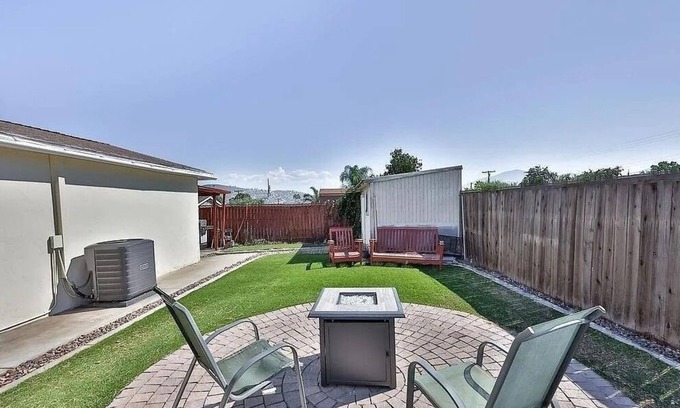La Presa Casa | Spacious 5-bedroom house with WiFi and AC in fabulous Spring Valley