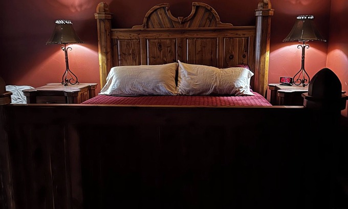 Bangs Casa | Spacious 5-bedroom barndo with WiFi, luxurious amenities, located in Bangs, TX
