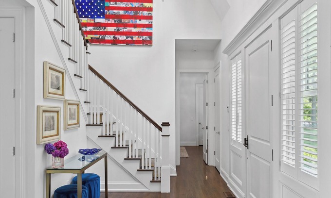 North Haven Casa | Spacious 5-bedroom house with water views and 2 houses from the bay.