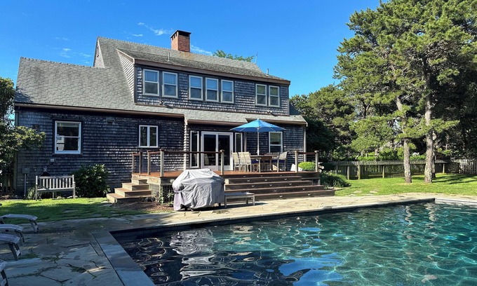Nantucket Casa | Spacious 5-bedroom house in Nantucket with private pool and pet-friendly