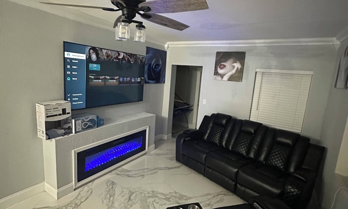 Miami Gardens Casa | Spacious 5-bedroom house with WiFi, AC 7 mins from hard rock stadium
