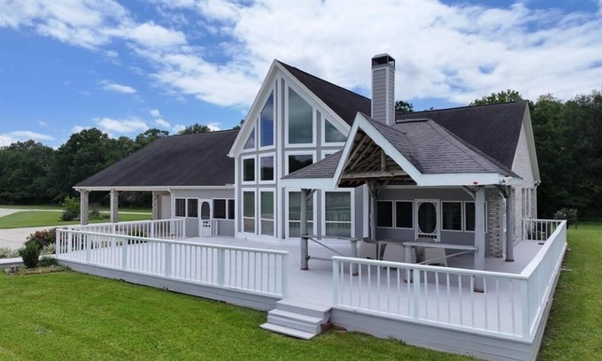 Beaumont Casa | Spacious 5-bedroom house with AC, outdoor area in charming Beaumont.