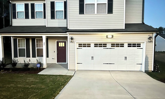 Clayton Casa | Spacious 5-bedroom house in serene Clayton with, fitness room, WiFi, Pool Access
