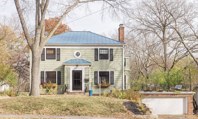 Ames Casa | Spacious 5-bedroom house in peaceful Ames neighborhood just steps from campus.