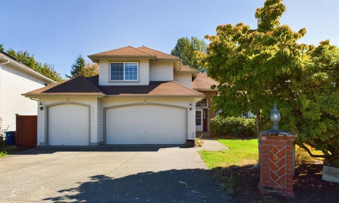 Kent Casa | Spacious 5-bedroom house in Kent with AC, WiFi and close to all amenities!