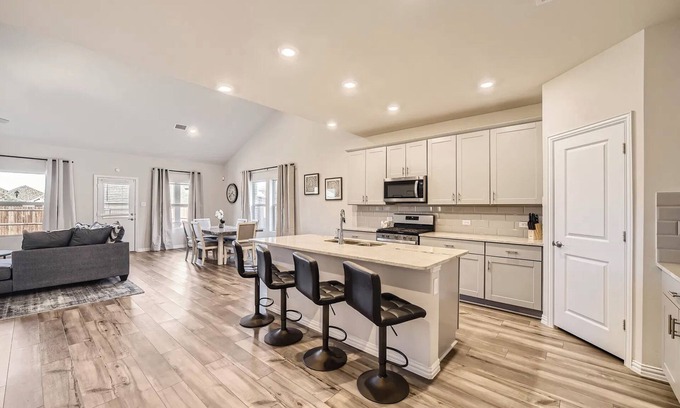 Haslet Casa | Spacious 5-bedroom house in charming Northstar Community north of Fort Worth