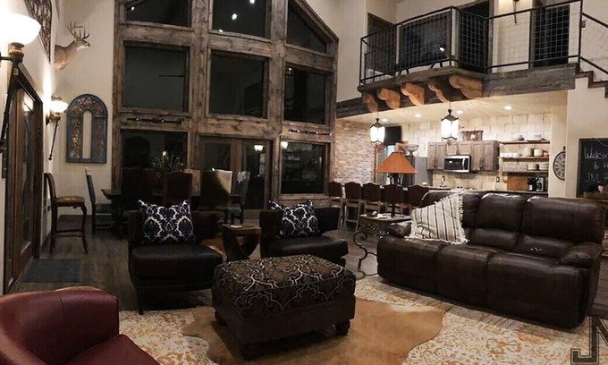 Leakey Casa | Spacious 5-bedroom house in serene Leakey with gorgeous views!