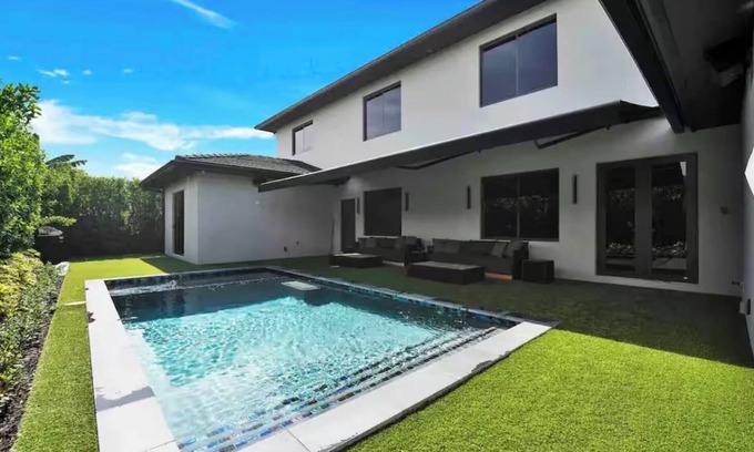 Miami Gardens Casa | Spacious 5-bedroom house with WiFi, AC in amazing Miami
