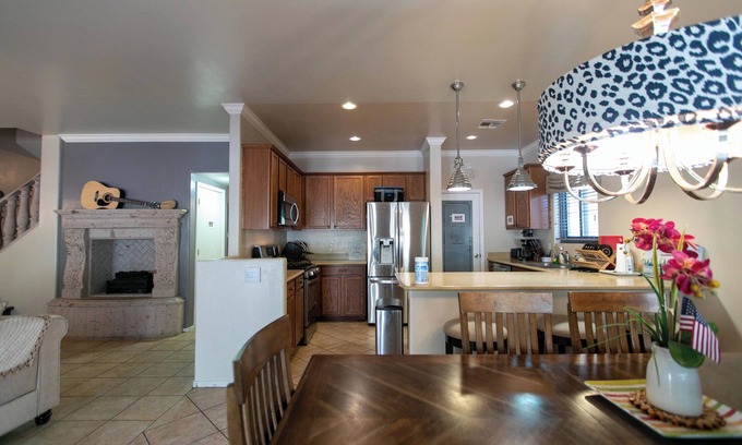Tucson Casa | Spacious 5-bedroom house in charming Tucson with AC, WiFi