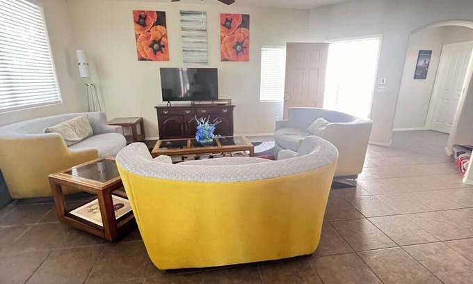 Casas Adobes Casa | Spacious 5-bedroom house in charming Tucson with AC-Invited Home
