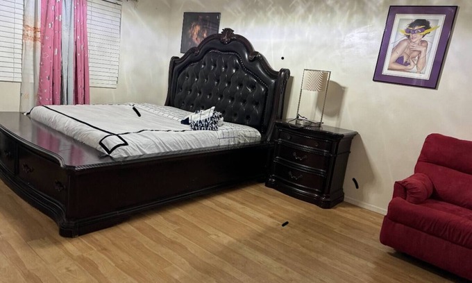 Casas Adobes Casa | Spacious 5-bedroom house -A place to call home with 5 tvs!