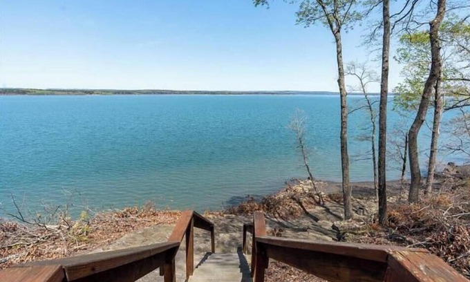 Quitman Casa | Spacious 5-bedroom lake house in quaint Quitman.