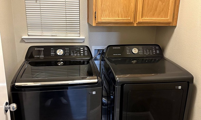 Yuba City Casa | Spacious 5-bedroom Modern Home Yuba City with massive backyard, newly remodeled