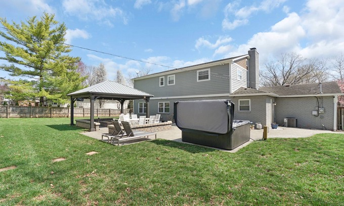 Indianapolis Casa | Spacious 5-bedroom house in delightful Indianapolis wit hot tub and gameroom!
