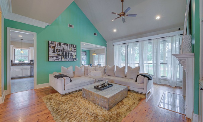 Prairieville Casa | Spacious 5-bedroom house with WiFi, Fireplace in superb Prairieville