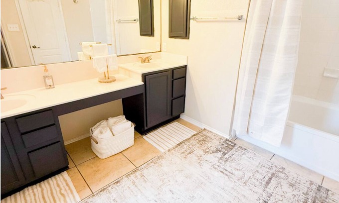 Scenic Oaks Casa | Spacious 5-bedroom house with 2 king size beds in the best area of San Antonio