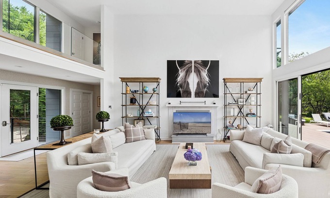 Shinnecock Hills Casa | Spacious 5-bedroom house with AC and fitness room in peaceful Southampton