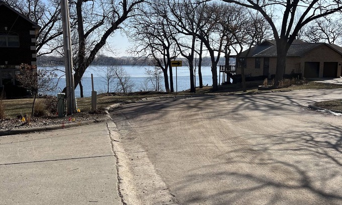 Spirit Lake Casa | Spacious 5-bedroom house with dock access in welcoming Spirit Lake