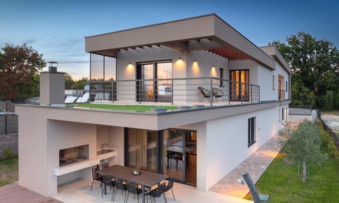 Stokovci Villa | Spacious 5-bedroom villa in lovely Štokovci, family and pet friendy