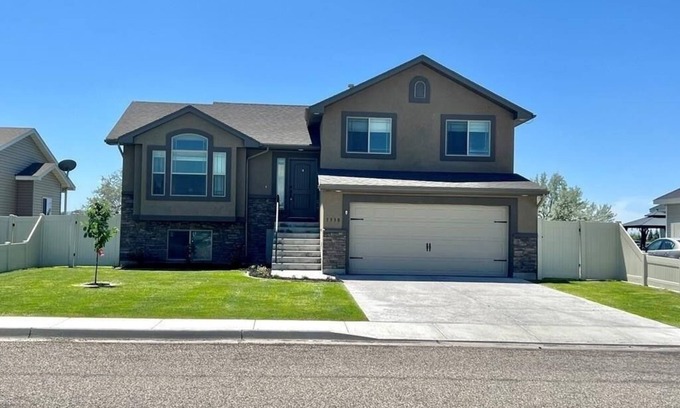 Idaho Falls Casa | Spacious 5 bedrooms for Xmas; Family Retreat in Idaho Falls; Close to Recreation