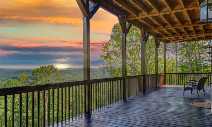 Indian Rock Springs Cabina | Spacious 5 BR Cabin Stunning Mountain View w HOT TUB