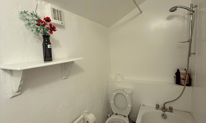 Northampton Apartamento | Spacious 5-Ensuit bedroom apartment with WiFi, AC in charming Northampton