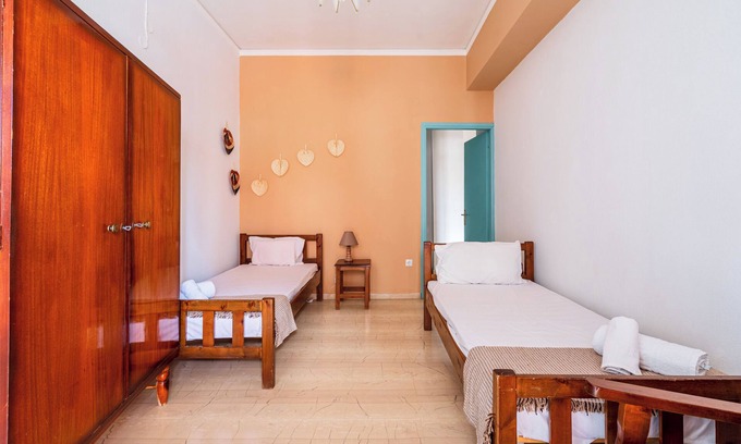 Poros Apartamento | Spacious 5-Person Apartment