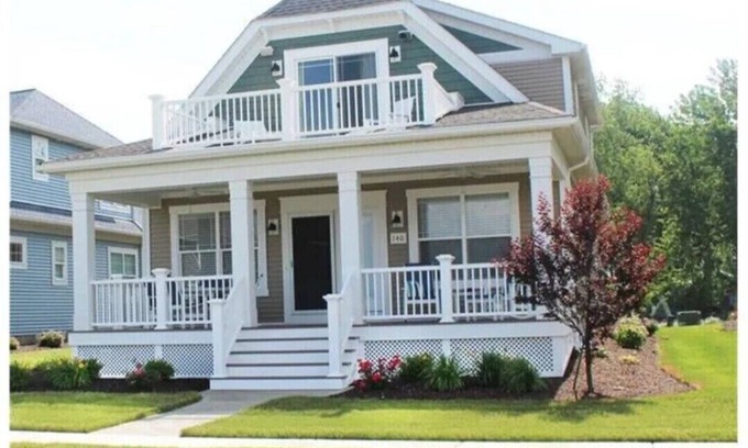 Marblehead Casa | Spacious 5-bedroom/4.5 bath house in the charming Bay Point Resort and Marina.