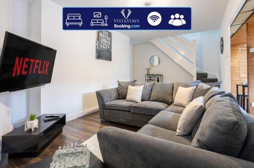 Belle Vue Casa | Spacious 5BDR House By Vista Stays Short Lets & Serviced Accommodation Manchester With Free WiFi, Parking & Netflix