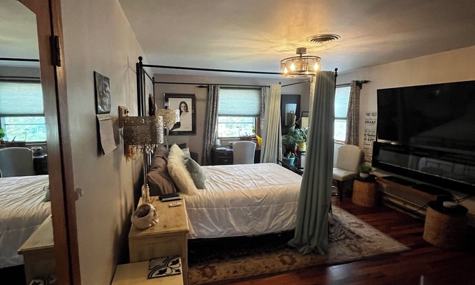 Oshkosh Casa | Spacious 5BR/4BA Getaway in Oshkosh – Perfect for Families & Groups!