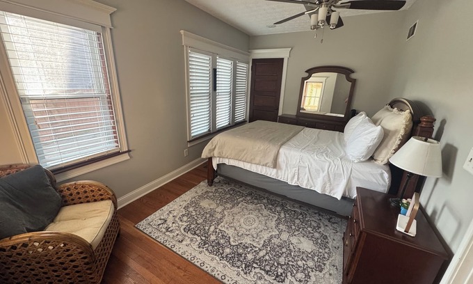 Kennedy King Casa | Spacious 5BR/4BA Home - Close To Everything!