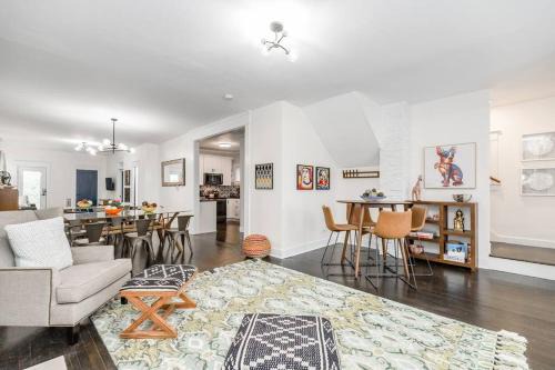 South Hyde Park Casa | Spacious 5BR/5.5BA Near Plaza & Museum