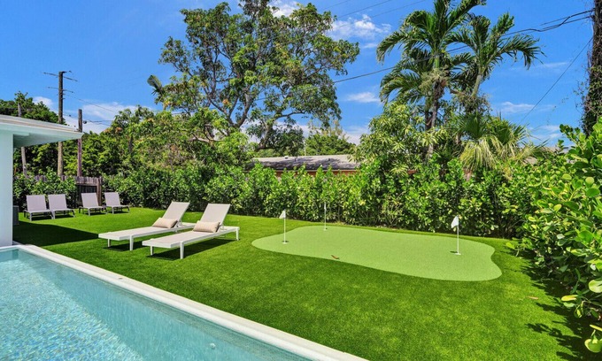 Biscayne Park Casa | Spacious 5BR Miami Oasis w/ Pool