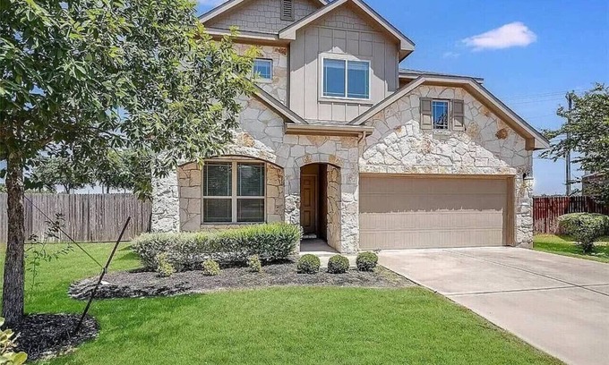 Leander Casa | Spacious 5BR Retreat in Leander
