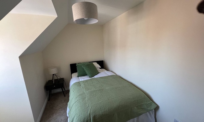 Martlesham Heath Casa | Spacious 5BRM Townhouse – Ideal for Contractors, Corporate Stays & Family Visits