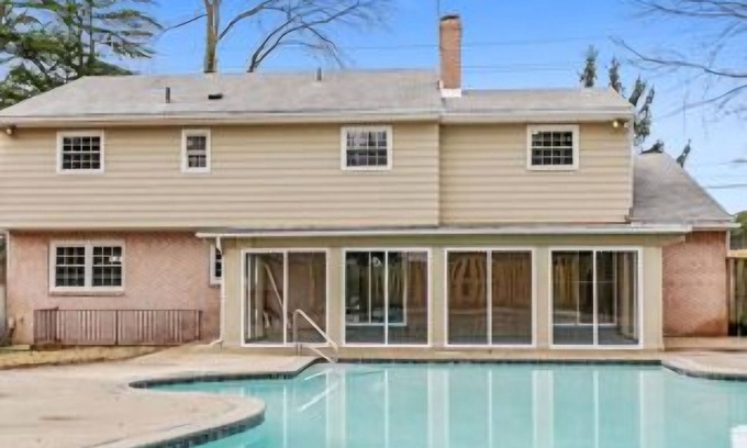 Oxon Hill-Glassmanor Casa | Spacious 6-bedroom house Minutes From Washington Dc & National Harbor