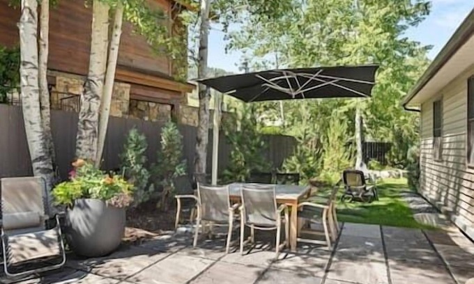Aspen Casa | Spacious 6 Bedroom Aspen Core Home, Hot Tub, Gym!
