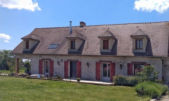 Rongeres Cabaña | Granja espaciosa con jardín de 6000m2, chimenea, 6 habitaciones y todas las comodidades incluidas