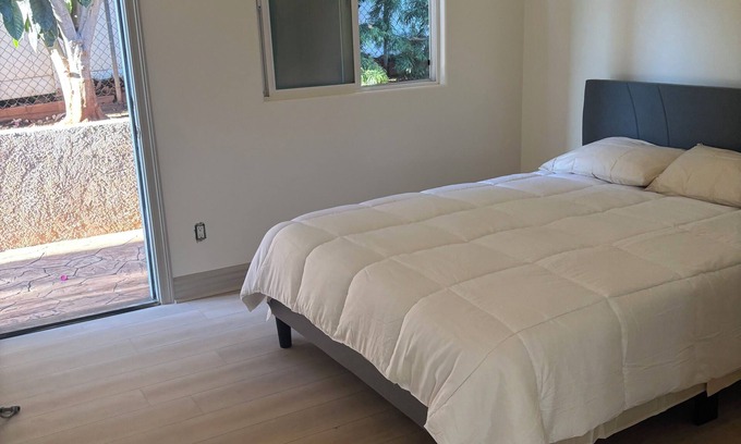 Vista Casa | Spacious 6-bedroom estate in gorgeous Vista with AC