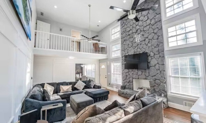 Riverdale Casa | Spacious 6-bedroom house with Fire Pit, and Game room in enchanting Riverdale