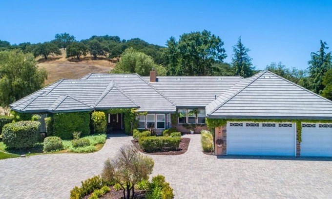 Templeton Casa | Spacious 6-bedroom House on 6 Acres Surrounded by Vineyards, Spa, in Templeton