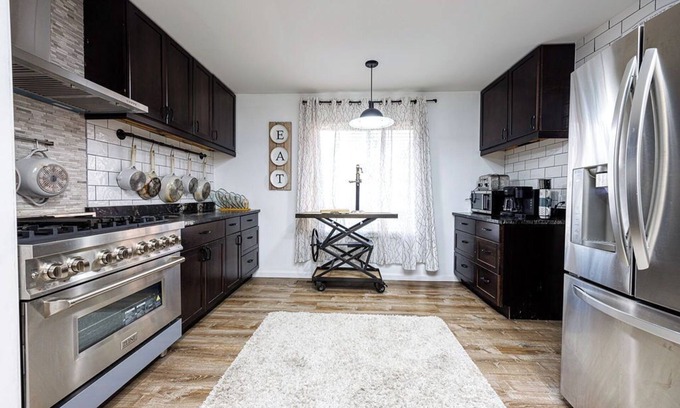 Kettering Casa | Spacious 6-bedroom house in Dayton Ohio.