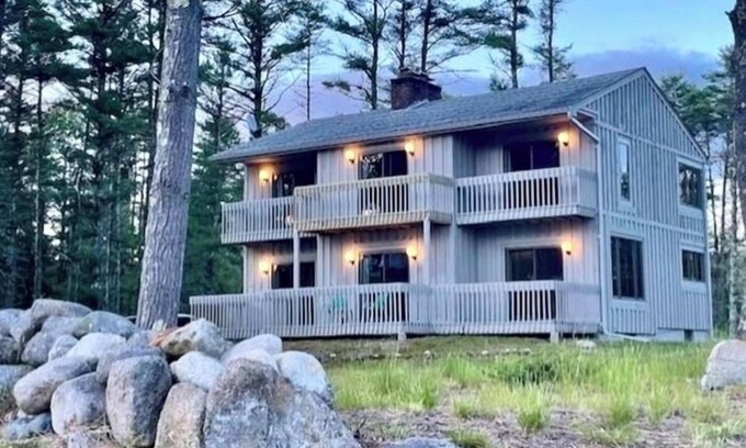 Moultonborough Casa | Spacious 6-BR Lakehouse Retreat ~ Day Dock Lake Views PrivateBeach 5min walk