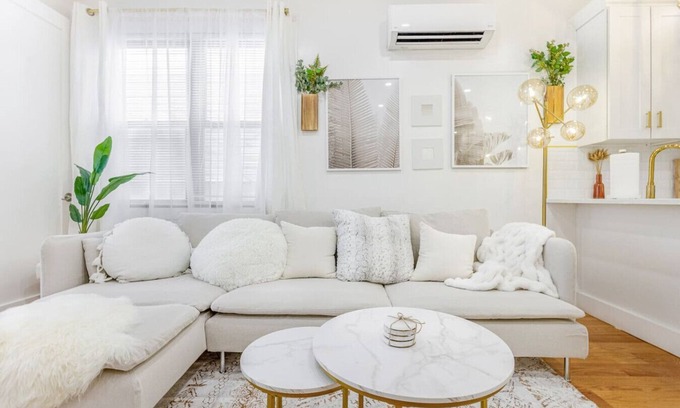 East New York Casa | Spacious 6BR|3 Ba | Large Groups