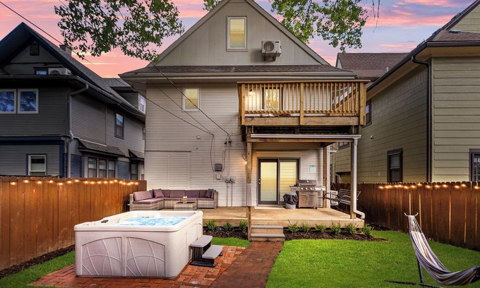 Southmoreland Casa | Spacious 6BR KC Home w/Hot Tub, Gym, Games &Cinema