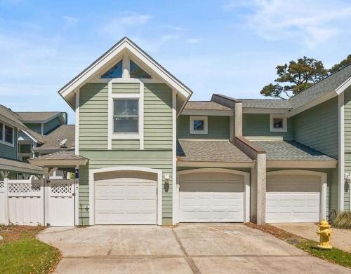 Saint Helena Island Casa | SPACIOUS 7 Bedroom 55 Bath on Ocean Creek Golf Course!