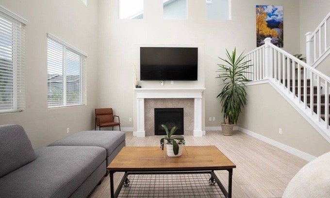 Vineyard Casa | Spacious 7-bedroom home perfect for friends and family in charming Vineyard!