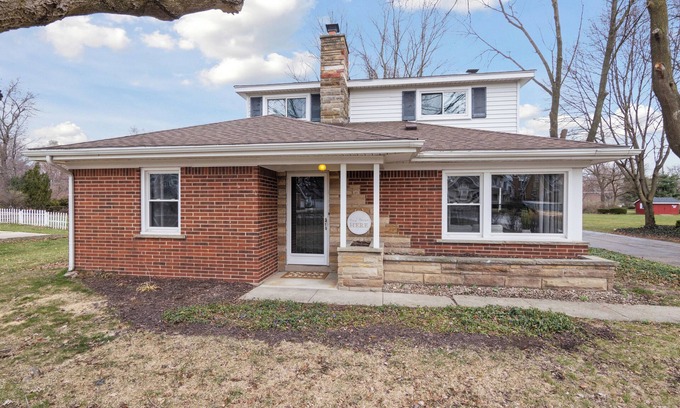 Plymouth Casa | Spacious 7-bedroom house with WiFi and MASSIVE backyard in marvelous Plymouth