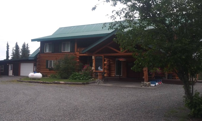 Cohoe Cabina | Spacious 7-bedroom lodge in welcoming Kasilof with AC